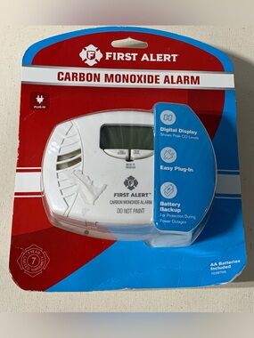NEW First Alert White Carbon Monoxide Alarm - Plug-In